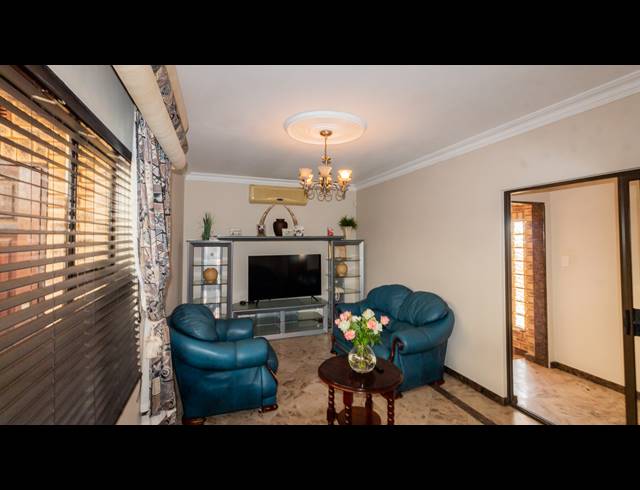 4 BEDROOM HOUSE FOR SALE IN BLUFF